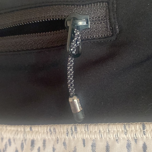 Lululemon Run: Speed Short *4-way Stretch
Dottie Dash Grain Black / Black
Size 2 - Picture 6 of 11